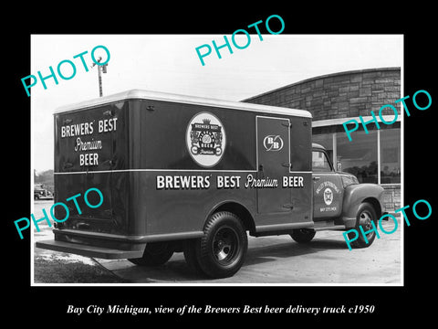 OLD LARGE HISTORIC PHOTO OF BAY CITY MICHIGAN, THE BREWERS BEST BEER TRUCK c1950