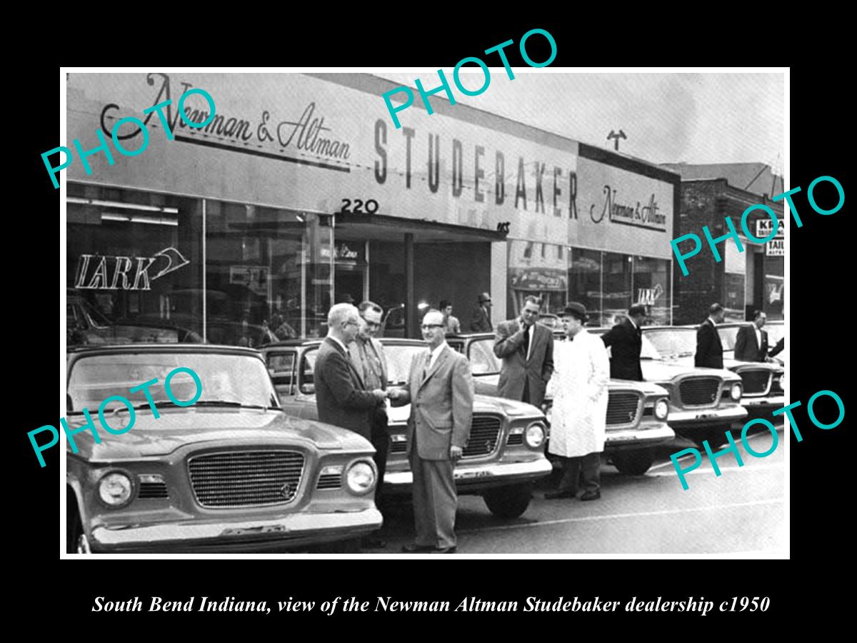 OLD LARGE HISTORIC PHOTO OF SOUTH BEND INDIANA, THE STUDEBAKER DEALERSHIP c1950