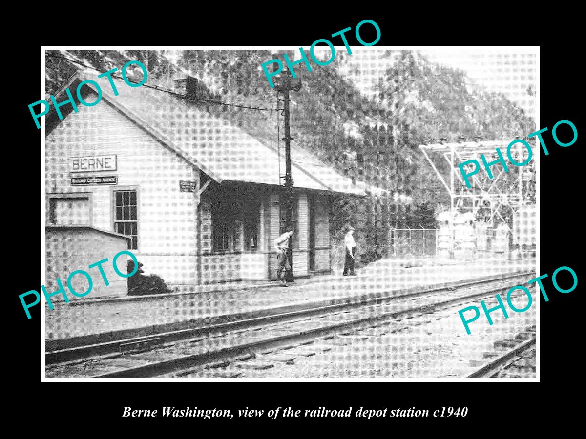 OLD LARGE HISTORIC PHOTO OF BERNE WASHINGTON, THE RAILROAD DEPOT STATION c1940