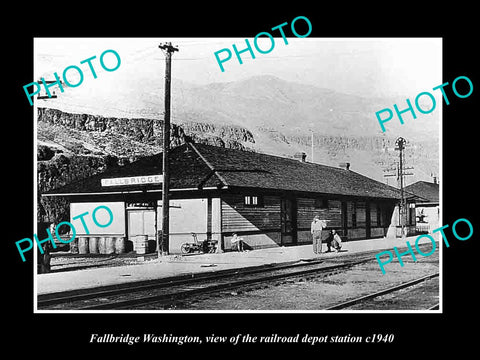 OLD LARGE HISTORIC PHOTO OF FALLSBRIDGE WASHINGTON, RAILROAD DEPOT STATION c1940