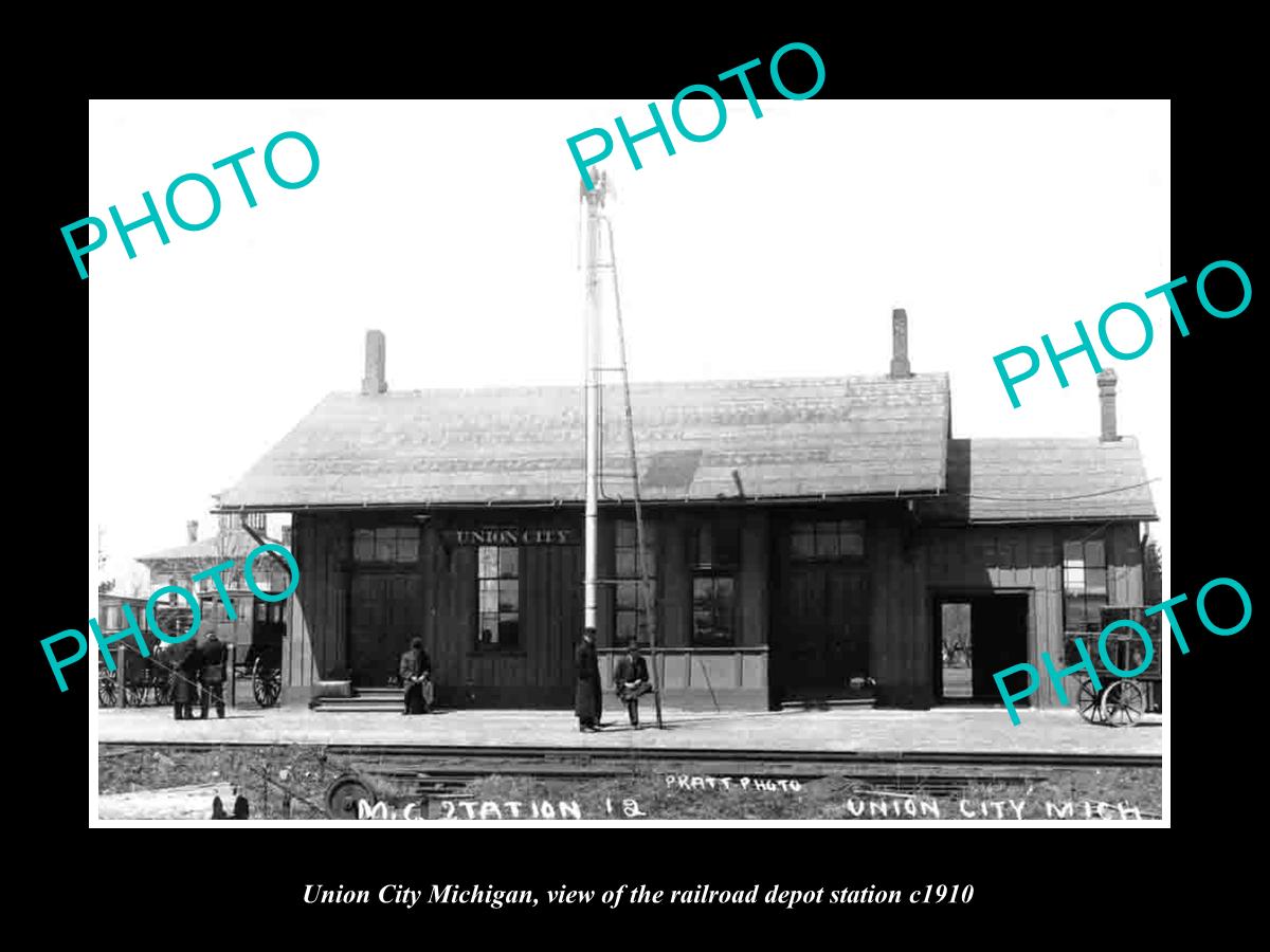 OLD LARGE HISTORIC PHOTO OF UNION CITY MICHIGAN, THE RAILROAD STATION c1910