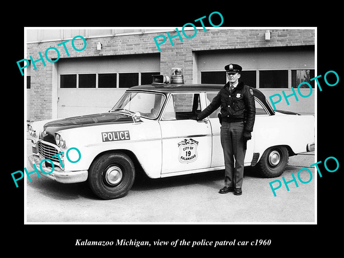 OLD LARGE HISTORIC PHOTO OF KALAMAZOO MICHIGAN, THE POLICE PATROL CAR c1960