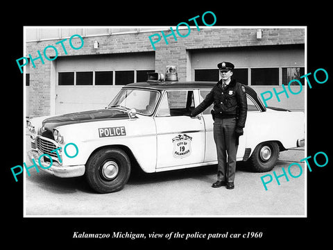 OLD LARGE HISTORIC PHOTO OF KALAMAZOO MICHIGAN, THE POLICE PATROL CAR c1960