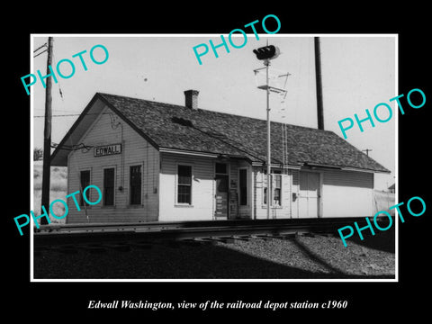 OLD LARGE HISTORIC PHOTO OF EDWALL WASHINGTON, THE RAILROAD DEPOT STATION c1960