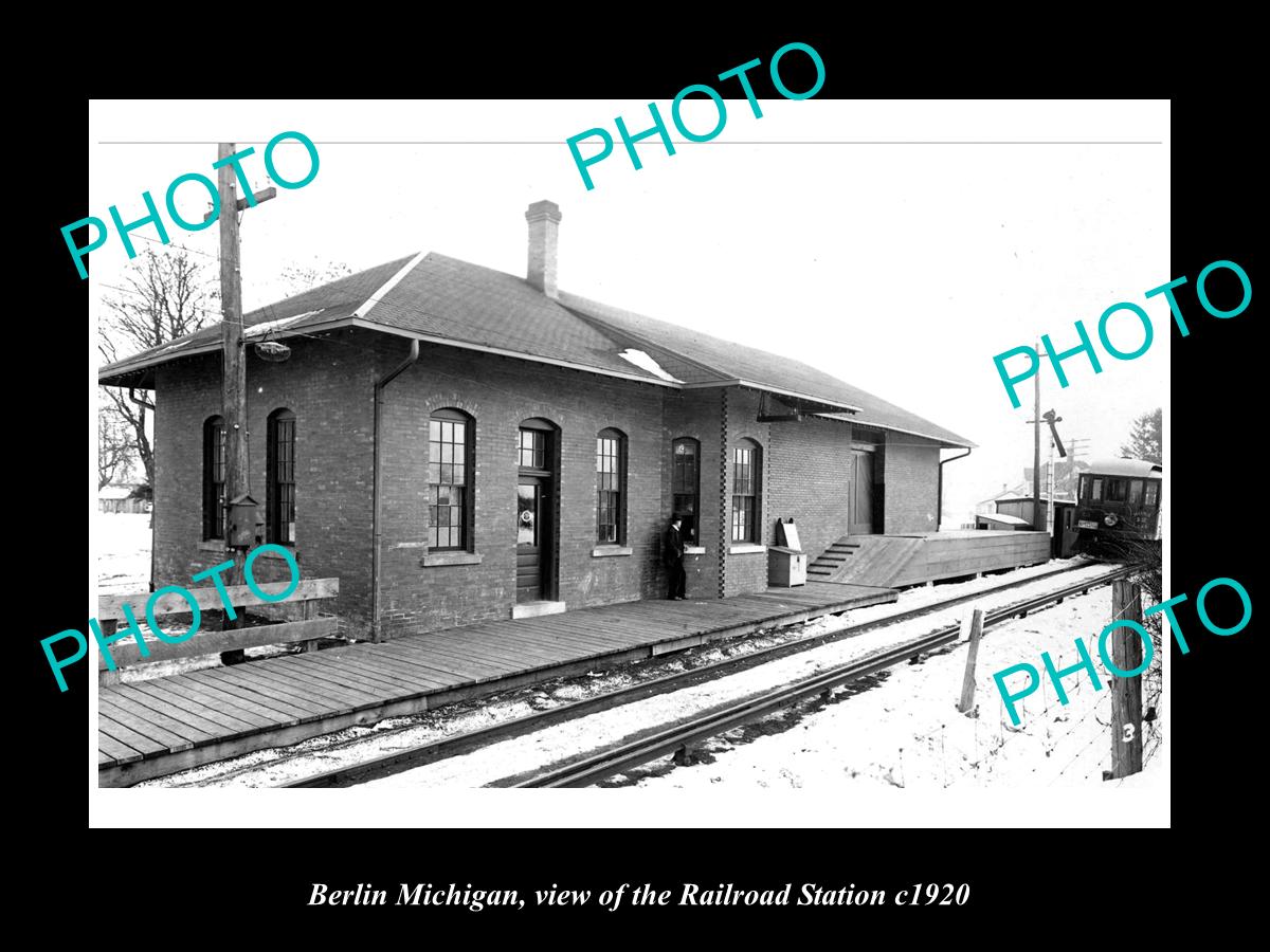 OLD LARGE HISTORIC PHOTO OF BERLIN MICHIGAN, VIEW OF THE RAILROAD DEPOT c1920