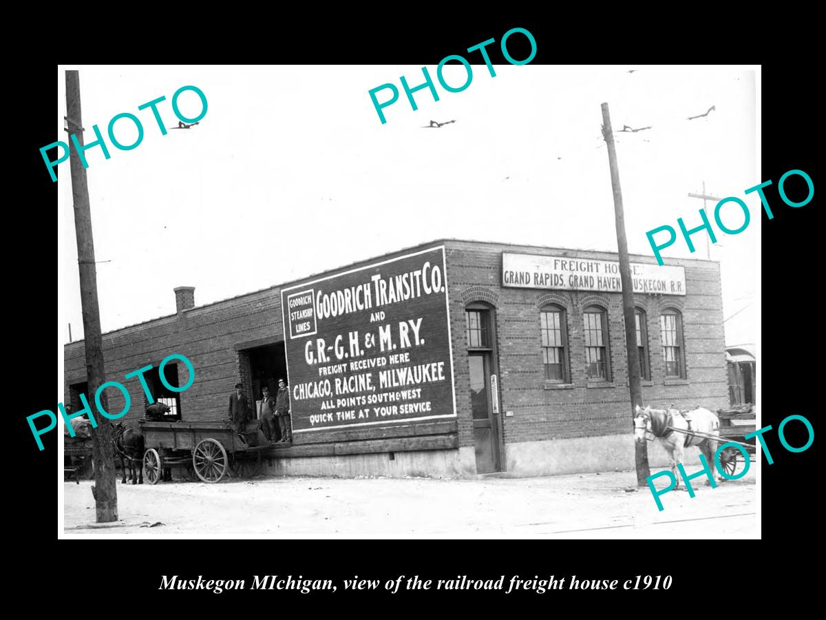 OLD LARGE HISTORIC PHOTO OF MUSKEGON MICHIGAN, THE RAILROAD FREIGHT HOUSE c1910