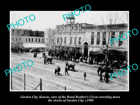 OLD LARGE HISTORIC PHOTO OF GARDEN CITY KANSAS, CIRCUS PARADE IN MAIN St c1900