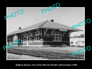 OLD LARGE HISTORIC PHOTO OF STAFFORD KANSAS, THE MISSOURI RAILROAD STATION c1960