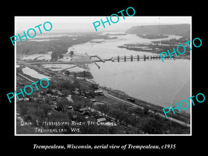 OLD LARGE HISTORIC PHOTO OF TREMPEALEAU WISCONSIN, AERIAL VIEW OF THE TOWN c1935